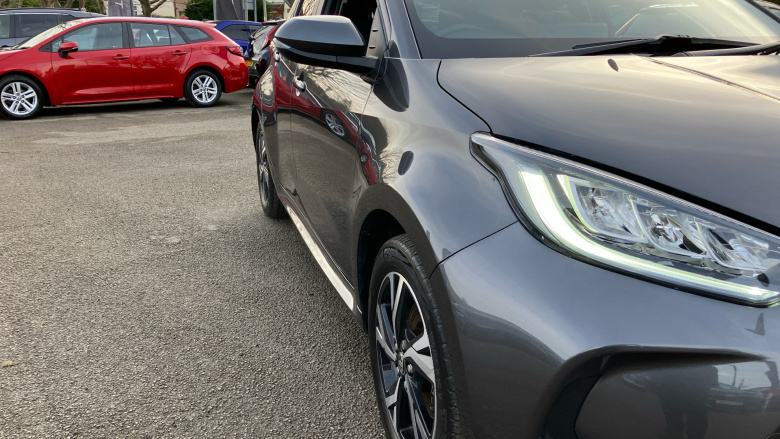 Toyota Yaris 1.5 Hybrid Design 5dr CVT Hybrid Hatchback